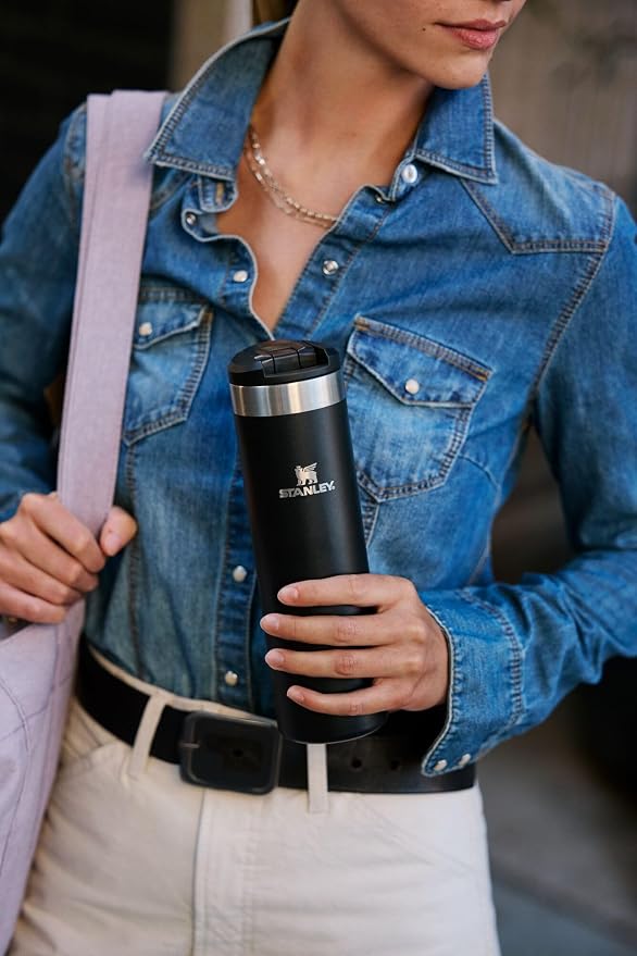 Stanley Transit FlipTop Mug 20 oz Black 2.0 - Image 4